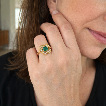 Anillo Giratorio Halo Trébol Esmeralda | Oro