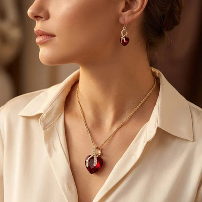 Set de Joyería Corazón Trenzado de Rubí en Oro