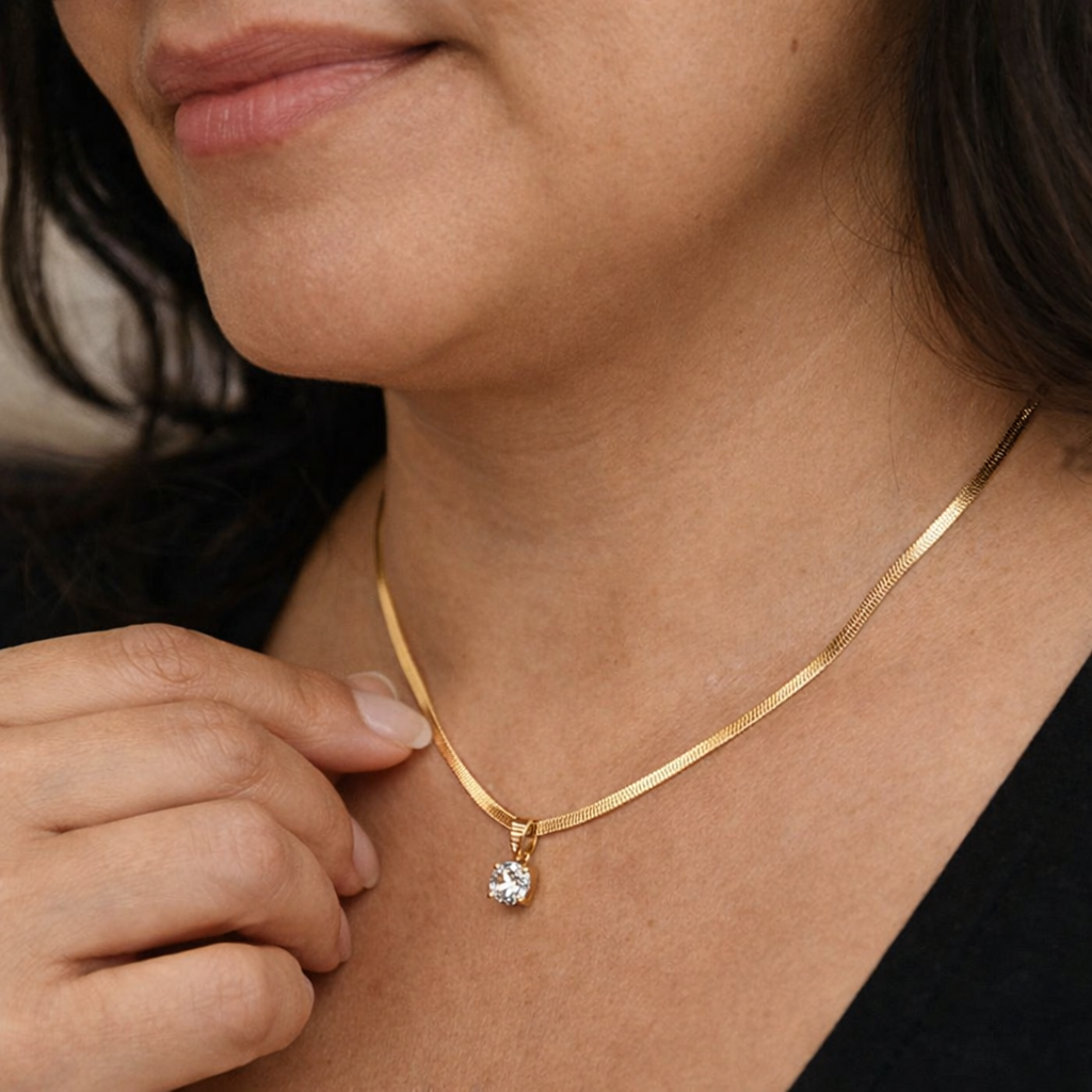 Collar de Oro con Dije de Cristales