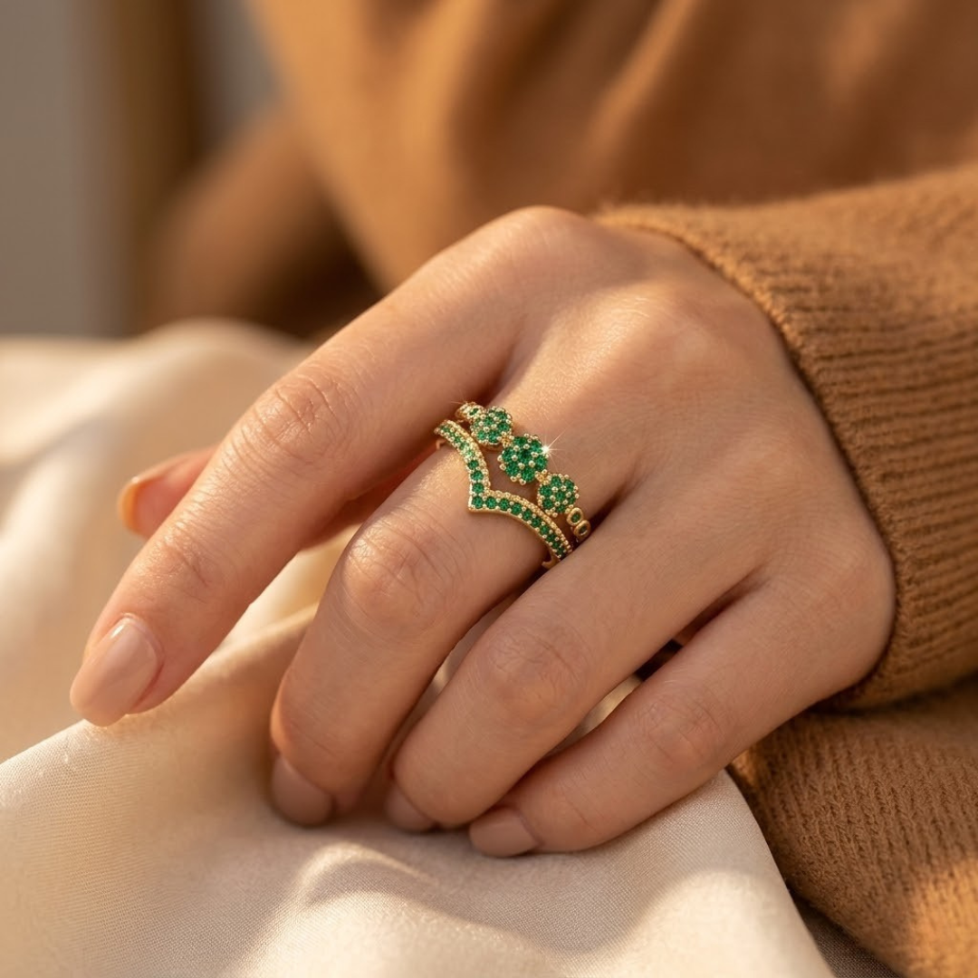 Anillo Racimo de Esmeralda en Oro