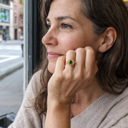 Anillo Giratorio Halo Trébol Esmeralda | Oro