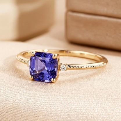Anillo Solitario de Amatista en Oro