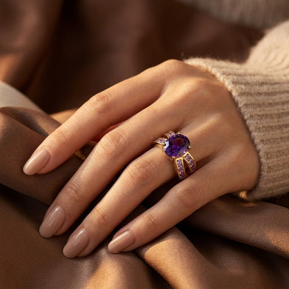 Anillo Banda Dividida de Amatista en Oro