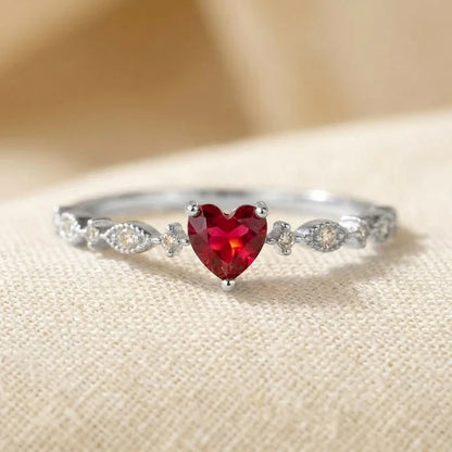 Anillo Corazón de Rubí en Oro