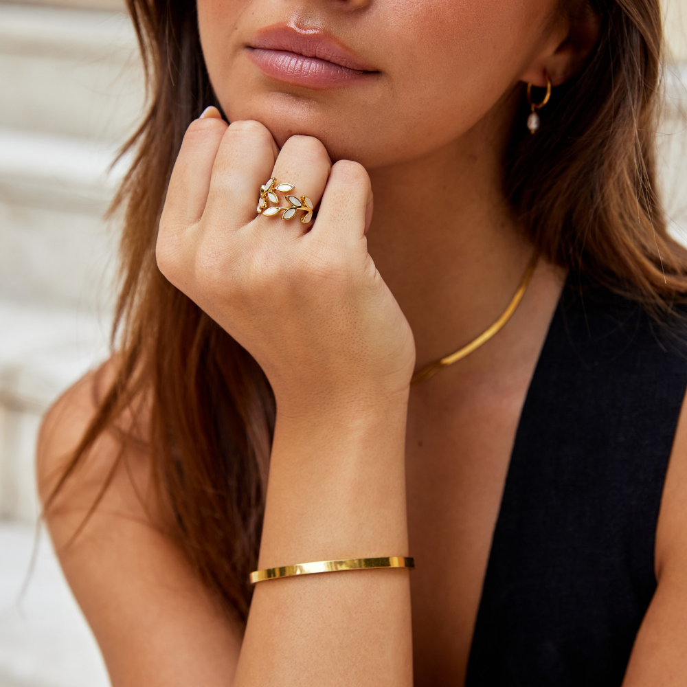 Anillo Motivo Hoja en Oro