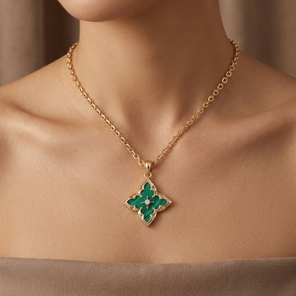 Collar con Dije de Trébol de Esmeralda | Oro