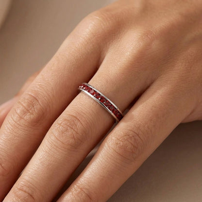 Anillo Eternity de Rubí | Oro Blanco