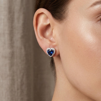 Aretes de Botón Corazón de Zafiro | Oro Blanco