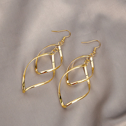 Aretes Colgantes en Capas Minimalistas | Oro