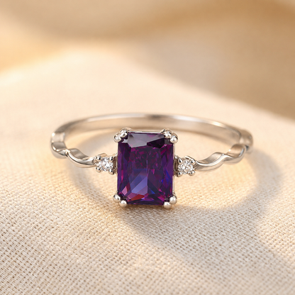 Anillo Corte Esmeralda de Amatista en Plata