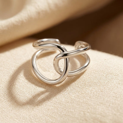 Anillo Abierto Entrelazado en Plata