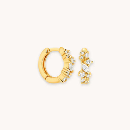 Aretes Huggie Cluster de Cristal | Oro Blanco