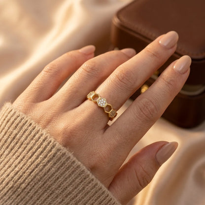 Anillo Abierto Geométrico en Oro