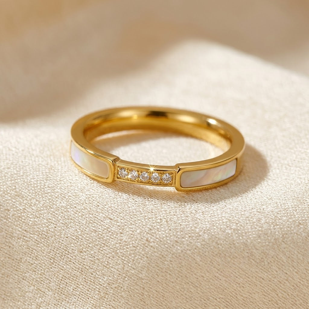 Anillo Banda con Incrustación en Oro