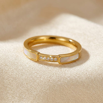 Anillo Banda con Incrustación en Oro
