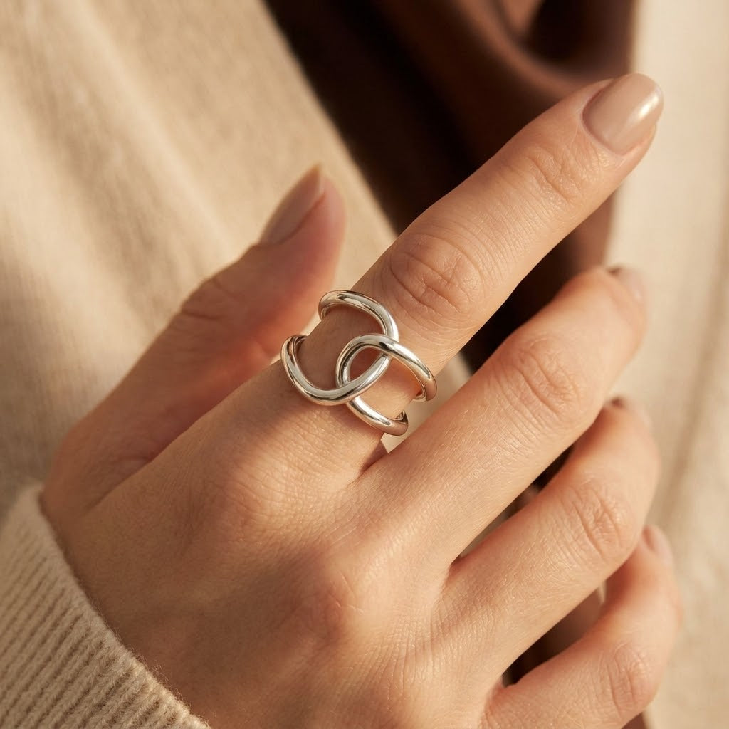 Anillo Abierto Entrelazado en Plata