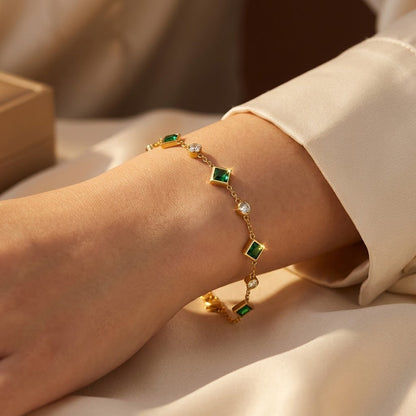 Pulsera Estación de Esmeralda en Oro