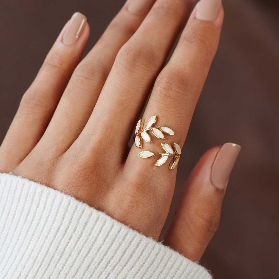 Anillo Motivo Hoja en Oro
