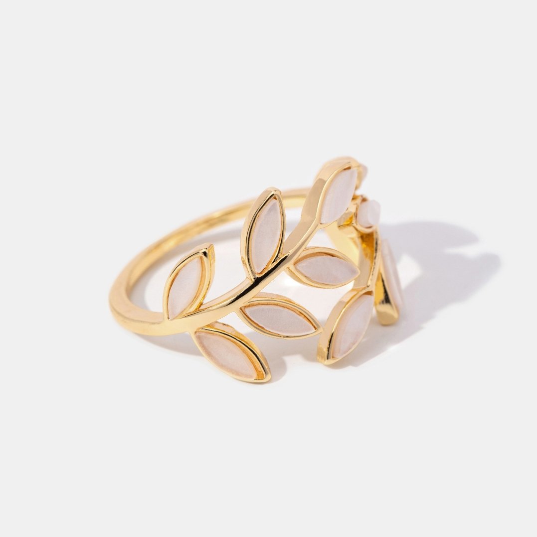 Anillo Motivo Hoja en Oro