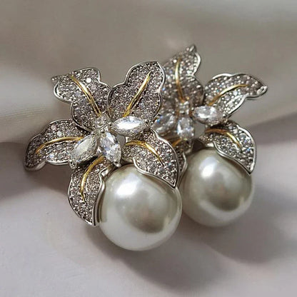Aretes de Flor y Perla Exquisitos | Oro Blanco